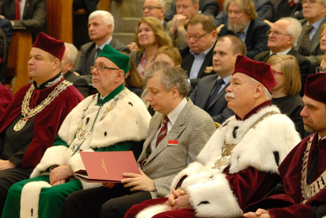 Uroczystość wręczenia dyplomu doktora honoris causa Krzysztofowi Pietraszkiewiczowi. Goście uroczystości 