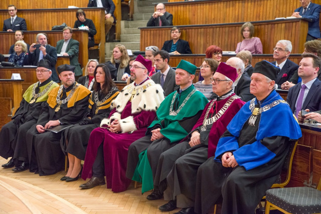 Uroczystość nadania tytułu doktora honoris causa SGH profesorowi Paulowi H. Dembińskiemu 