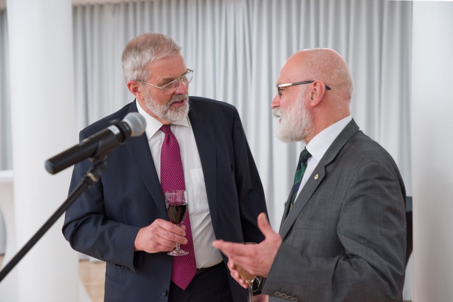 Profesor Paul H. Dembiński, doktor  honoris causa SGH i rektor prof. Marek Rocki