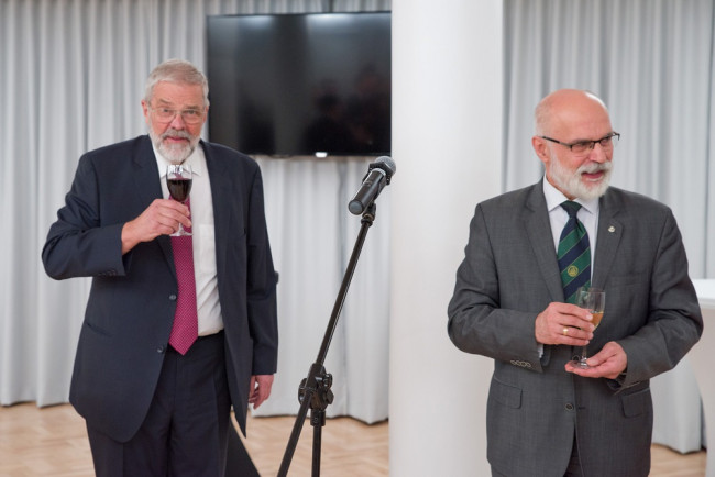 Profesor Paul H. Dembiński, doktor  honoris causa SGH​ i rektor prof. Marek Rocki​