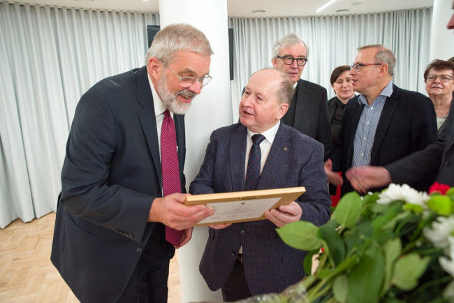 Profesor Paul H. Dembiński, doktor honoris causa SGH i Pan Krzysztof Pietraszkiewicz​ doktor honoris causa SGH z 2017 roku