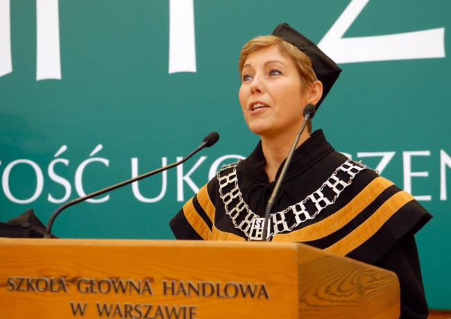 Uroczystość ukończenia studiów, 7 grudnia 2013 roku, prof. Magdalena Kachniewska – dziekan Studium Magisterskiego