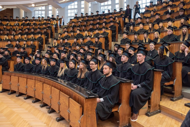 Uroczystość ukończenia studiów – 16 listopada 2019 roku. Absolwenci