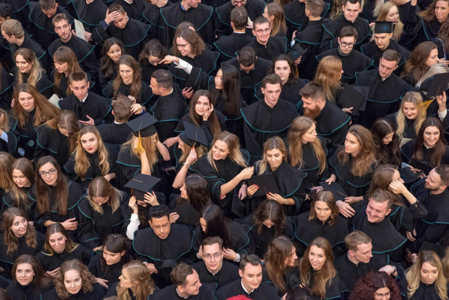 Uroczystość ukończenia studiów - 16 listopada 2019 roku. Absolwenci