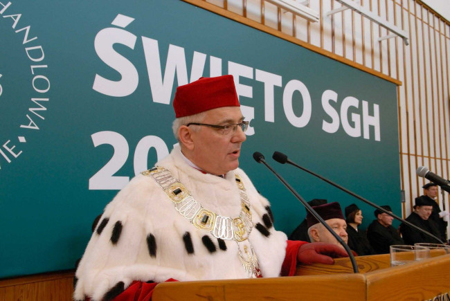 Święto SGH, kwietnia 2014 roku, przemawia rektor prof. Tomasz Szapiro