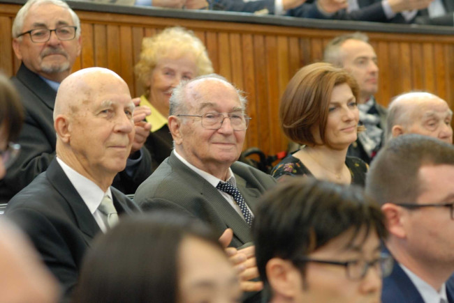 Święto SGH, 11 kwietnia 2018 roku. Na zdjęciu: prof. Klemens Białecki prorektor SGPiS w latach 1972-1978, dziekan Wydziału Handlu Zagranicznego w roku akad. 1971/1972 i prof. Marian Strużycki prorektor SGPiS w latach 1975-1978, dziekan Wydziału Handlu Wewnętrznego w latach 1968-1975