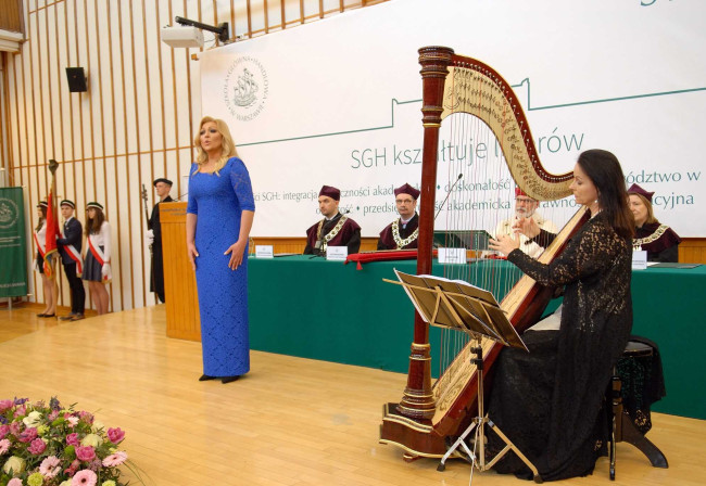 ​Święto SGH, 11 kwietnia 2018 roku, koncert Plaisir d'amour w wykonaniu Małgorzaty Walewskiej – mezzosopran i Małgorzaty Zalewskiej – harfa