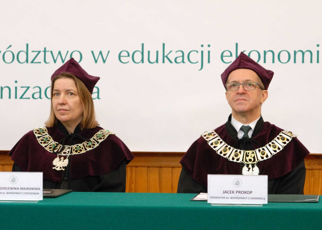 Święto SGH, 11 kwietnia 2018 roku. Na zdjęciu: prof. Hanna Godlewska-Majkowska prorektor ds. współpracy z otoczeniem, prof. Jacek Prokop prorektor ds. współpracy z zagranicą​  