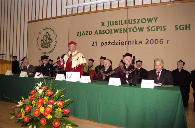 X Zjazd Absolwentów, 21 października 2006 roku, przemawia rektor prof. Adam Budnikowski