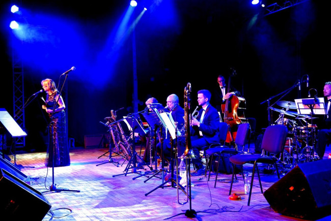 Koncert zespołu Tomasz Bielski Jazz Orchestra​ w Klubie Stodoła