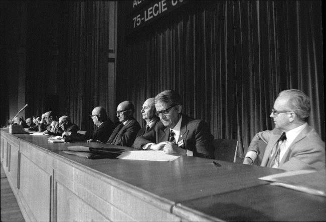 VII Zjazd Absolwentów, 1981 rok, pierwszy z prawej prof. Franciszek Tomczak, trzeci - prof. Zygmunt Kossut