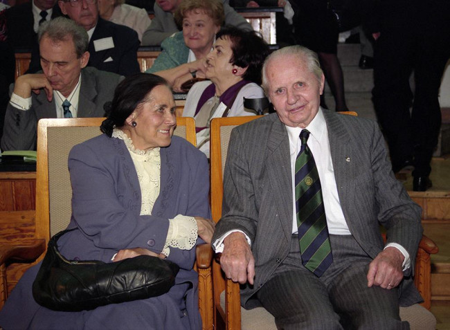 IX Zjazd Absolwentów, 23 listopada 1996 roku. Prof. Irena Kostrowicka i prof. Jan Drewnowski, doktor honoris causa SGH