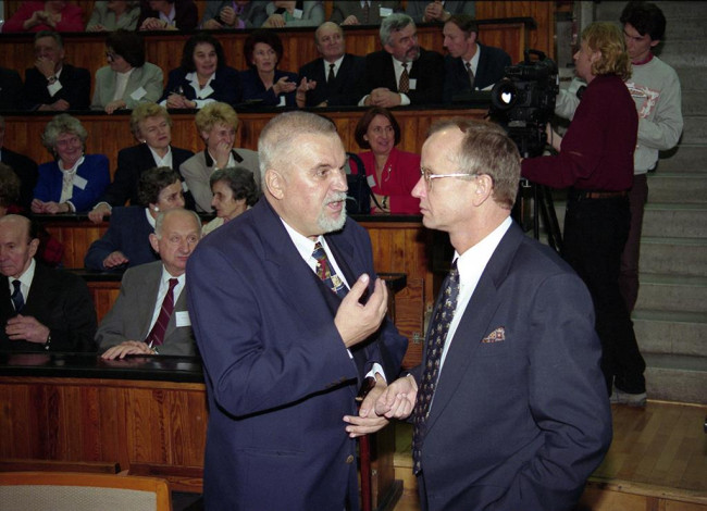 IX Zjazd Absolwentów, 23 listopada 1996 roku. Prof. Mikołaj Latuch i prof. Grzegorz Kołodko