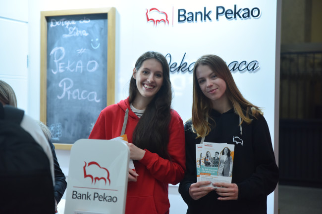 Stoisko Banku Pekao podczas Studenckich Targów Pracy 2024