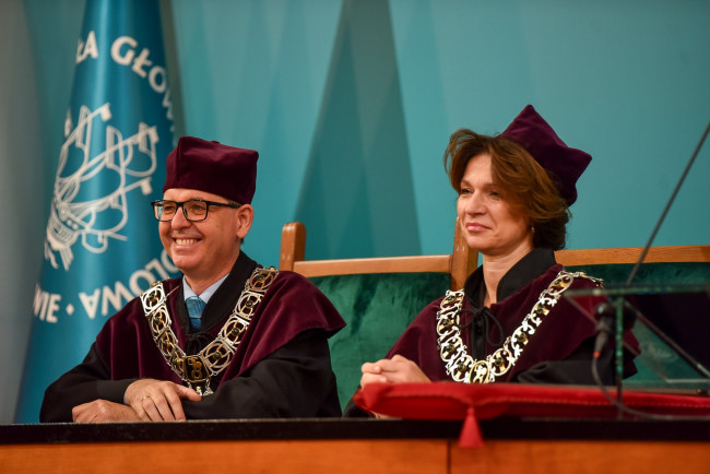 Prorektor Dorota Niedziółka i Andrzej Zawistowski